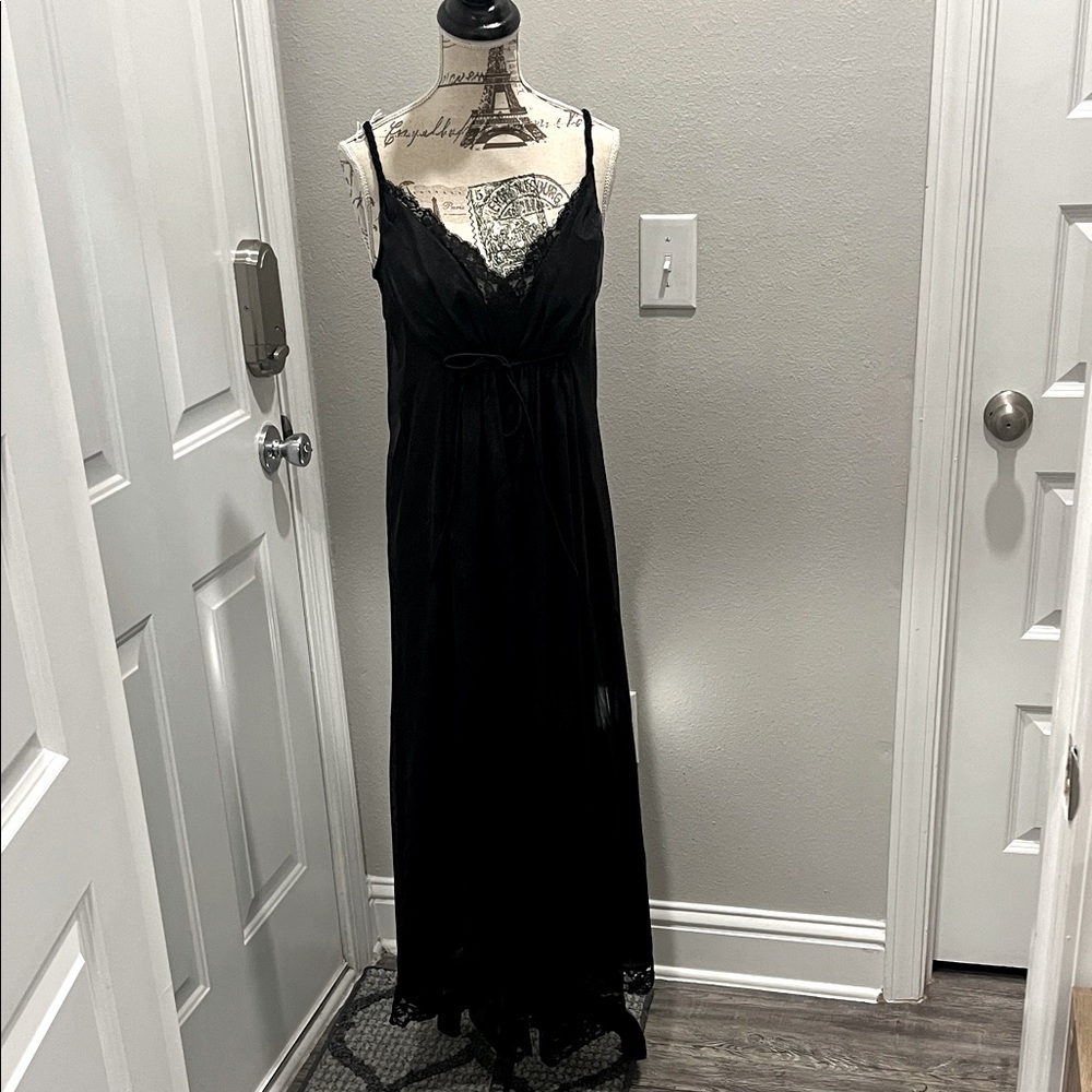 Vintage Shadowline Elegant Black Lace nightgown